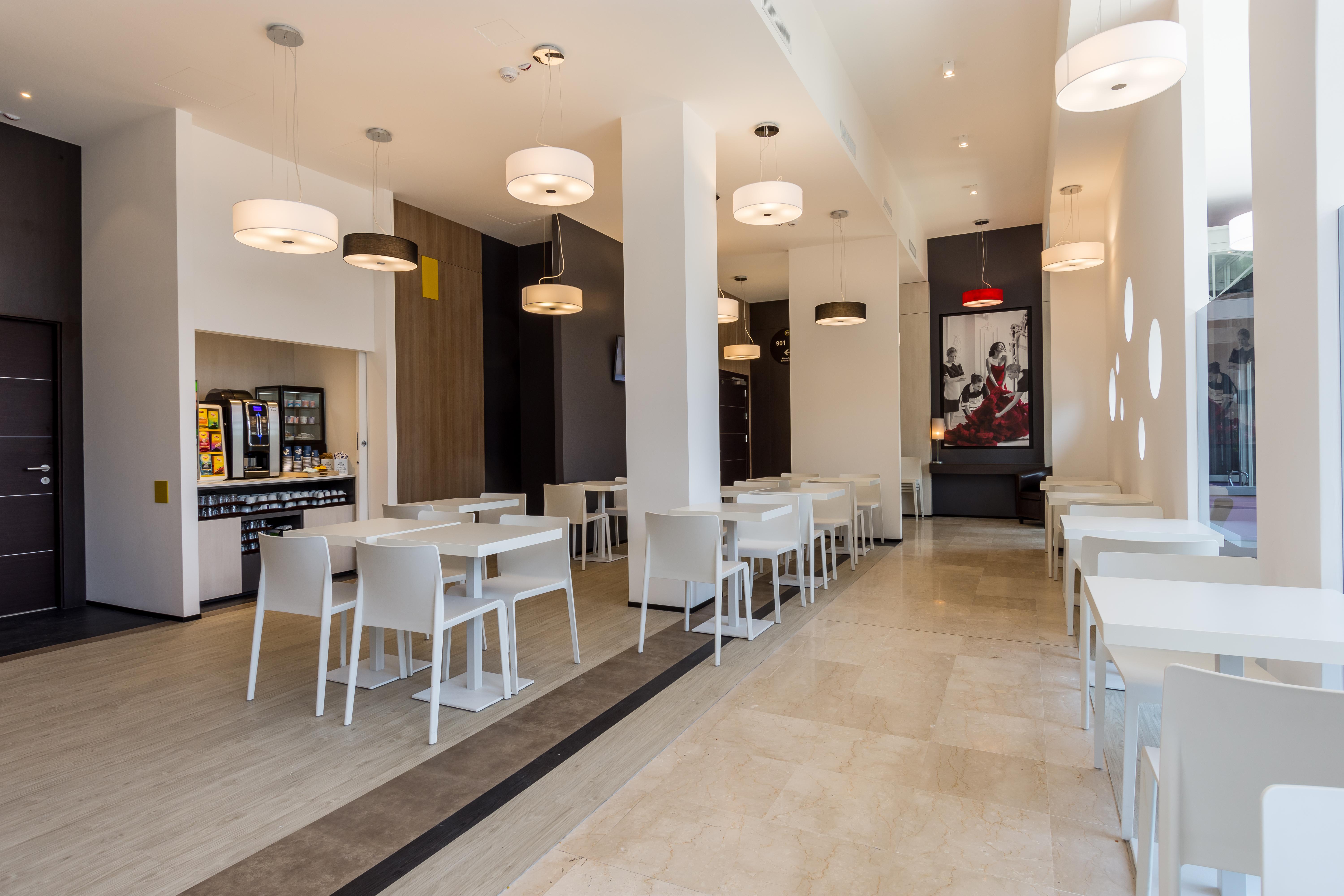 B&B Hotel Savona Esterno foto
