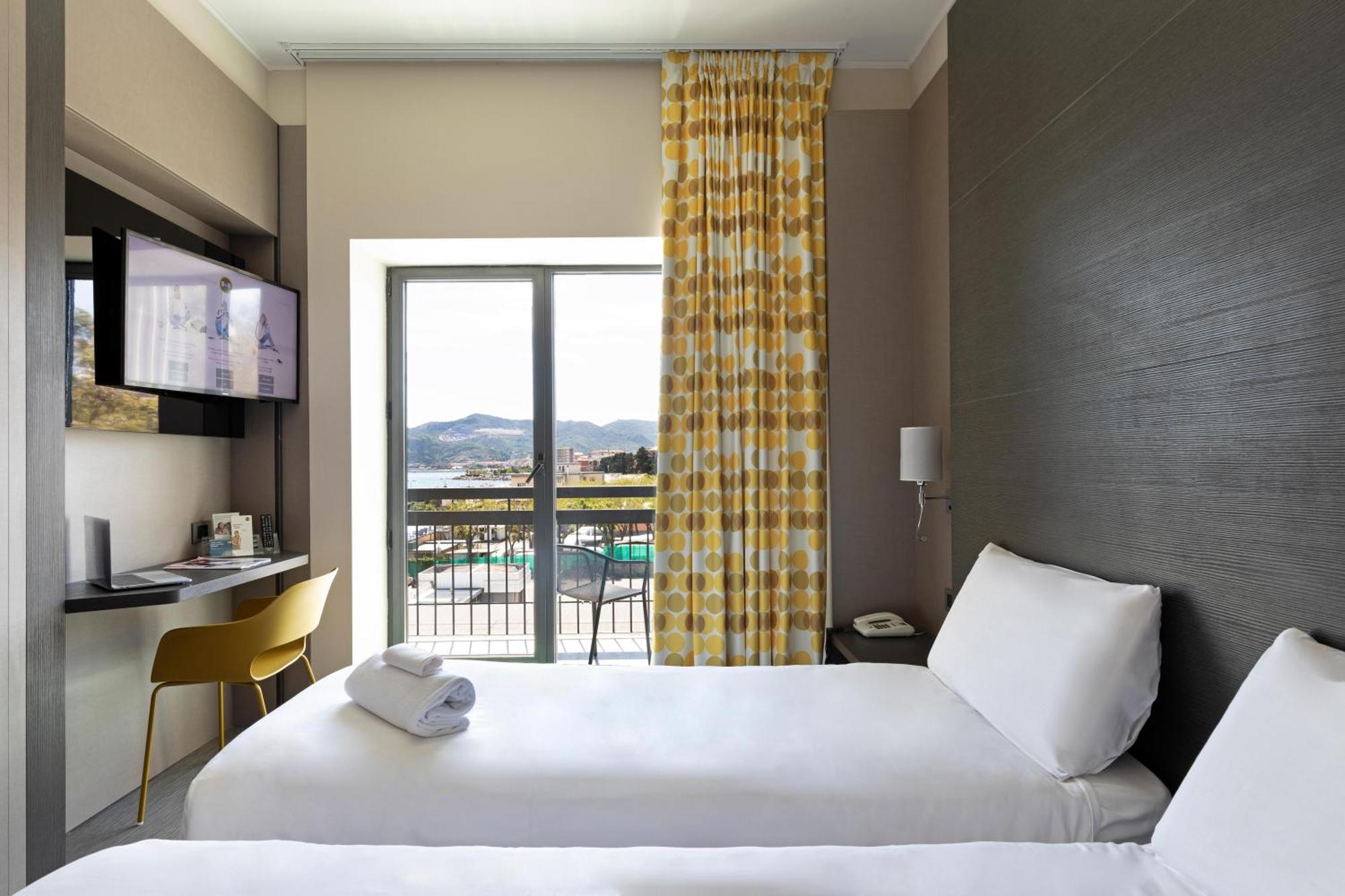 B&B Hotel Savona Esterno foto