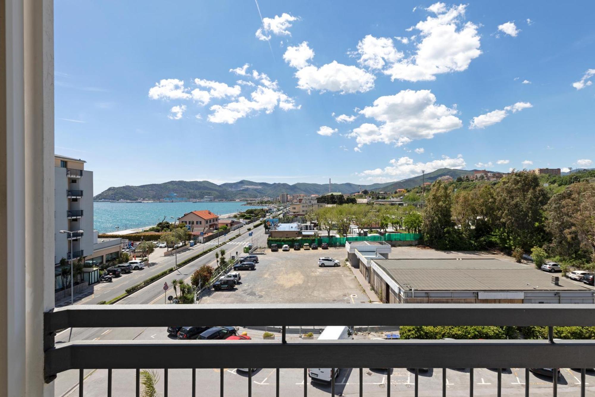 B&B Hotel Savona Esterno foto