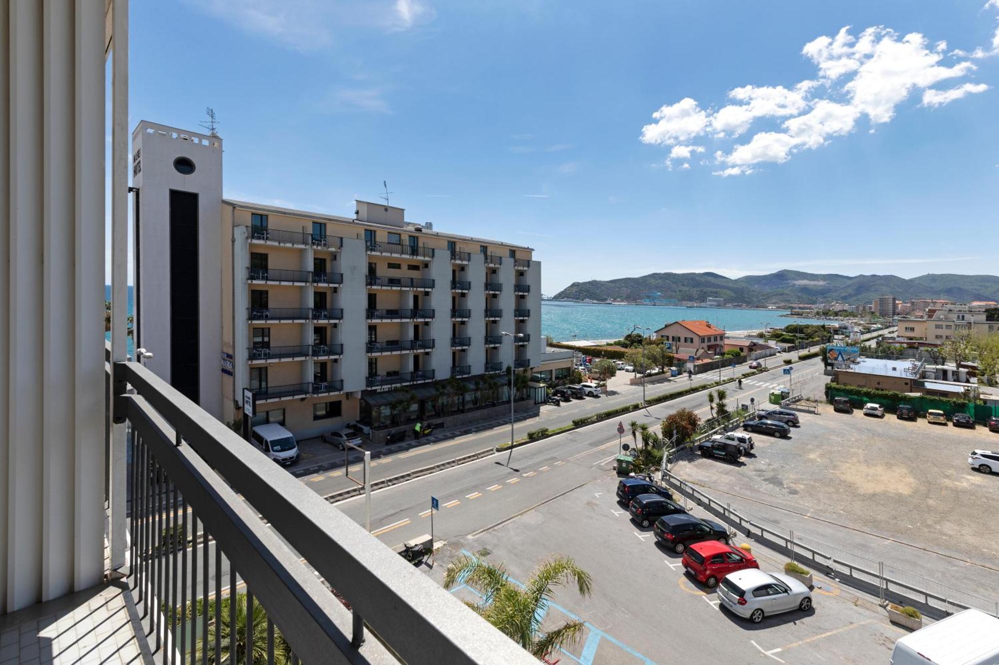 B&B Hotel Savona Esterno foto