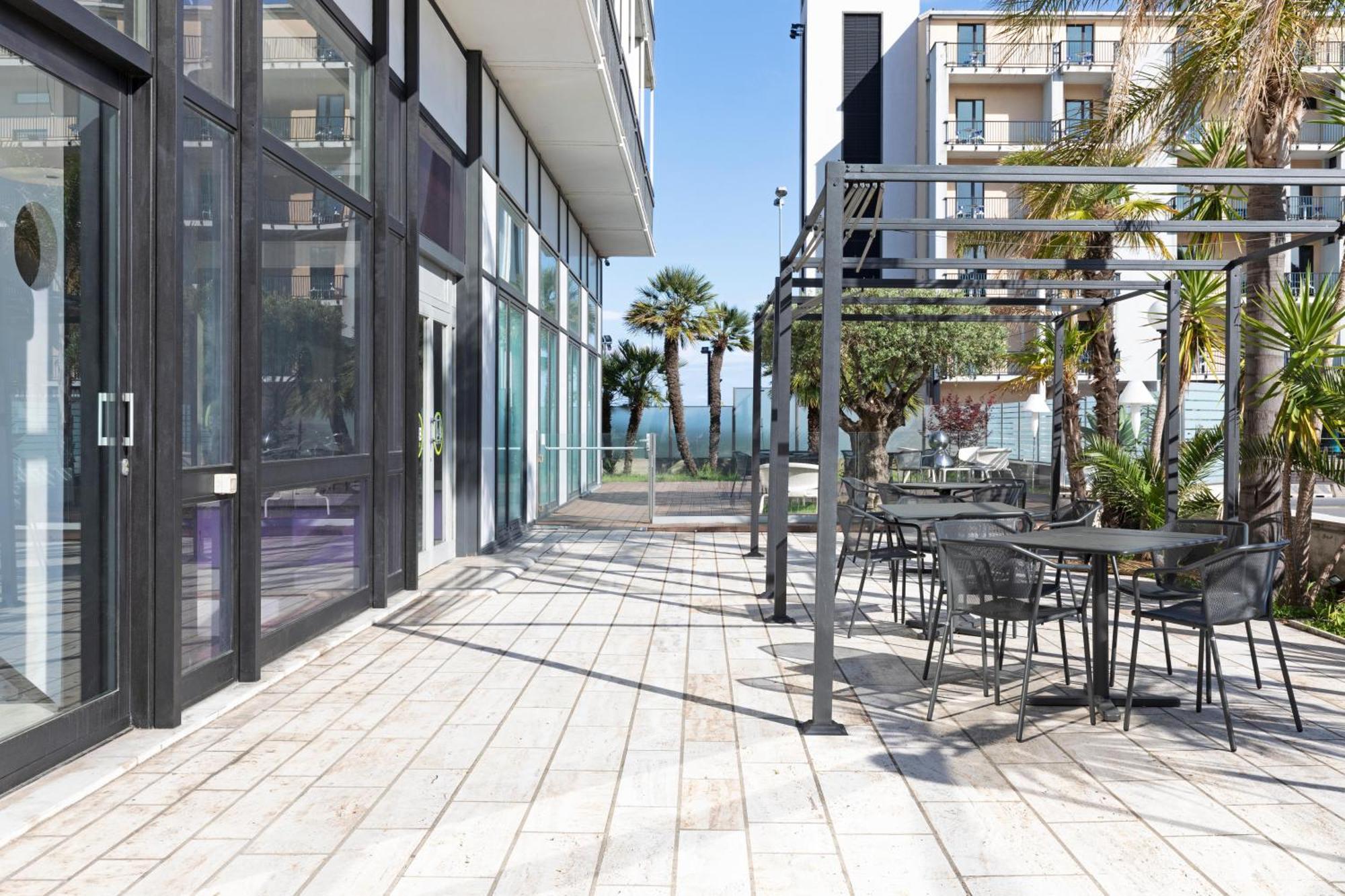 B&B Hotel Savona Esterno foto