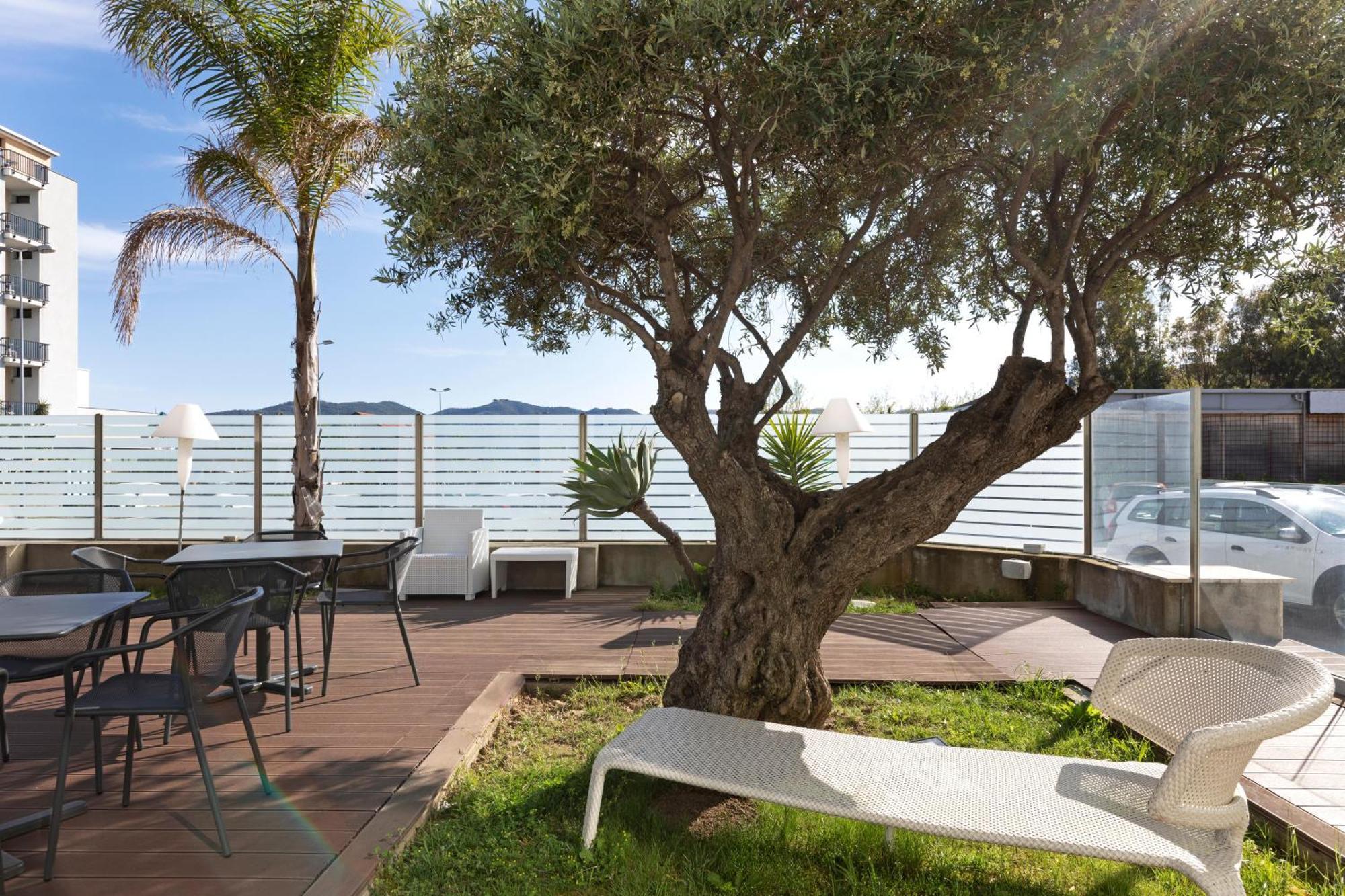 B&B Hotel Savona Esterno foto