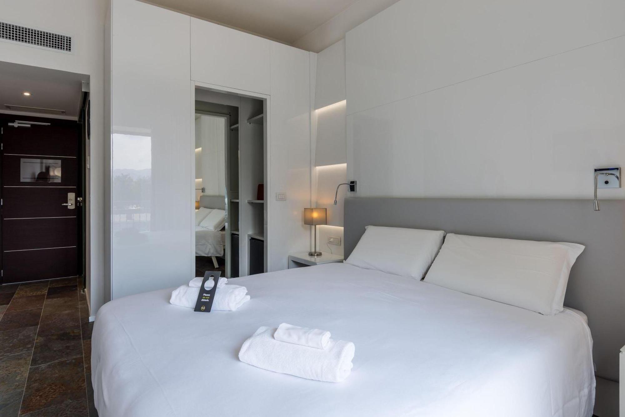 B&B Hotel Savona Esterno foto