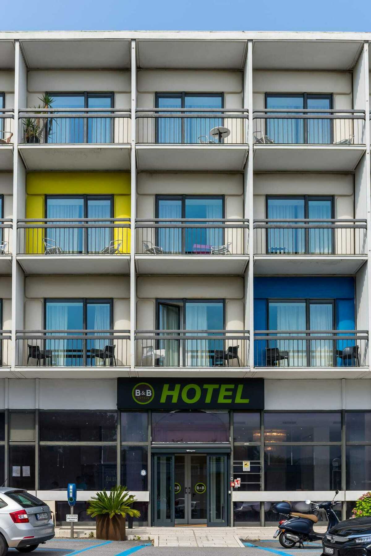 B&B Hotel Savona Esterno foto
